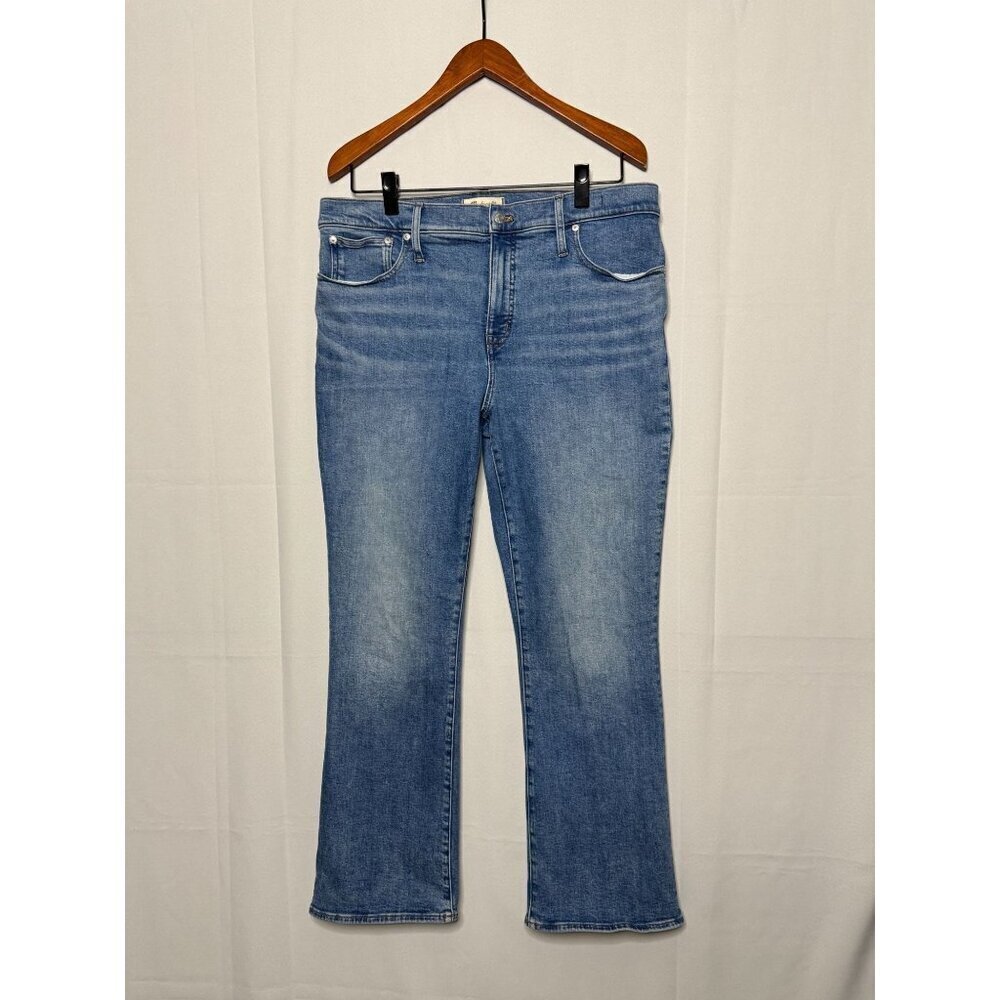 Madewell Mid Rise Kick Out Stretch Denim Jeans‎ in Carey Wash Plus Size 33 Tall